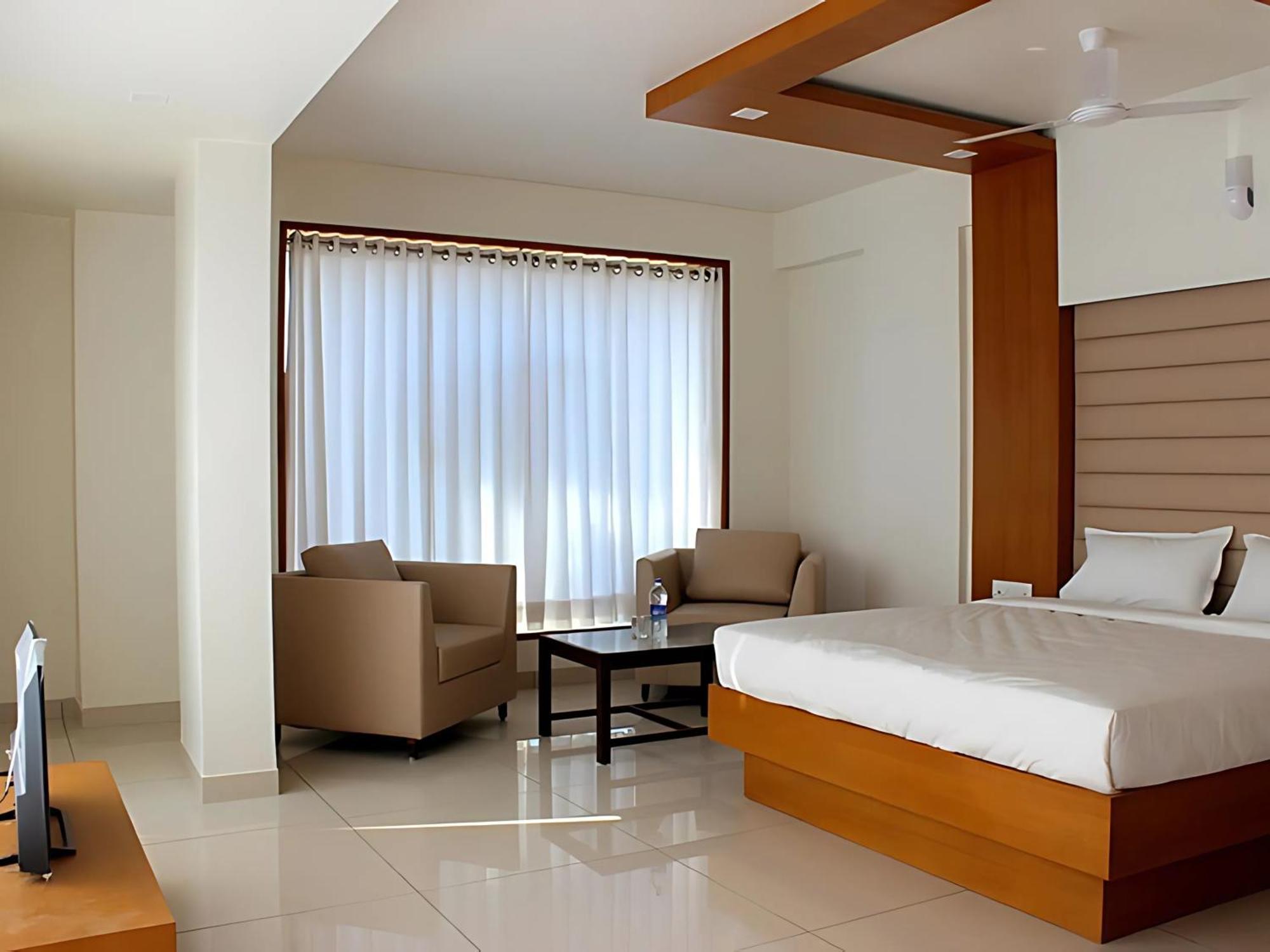 Srijan Inn Abu Road Ngoại thất bức ảnh