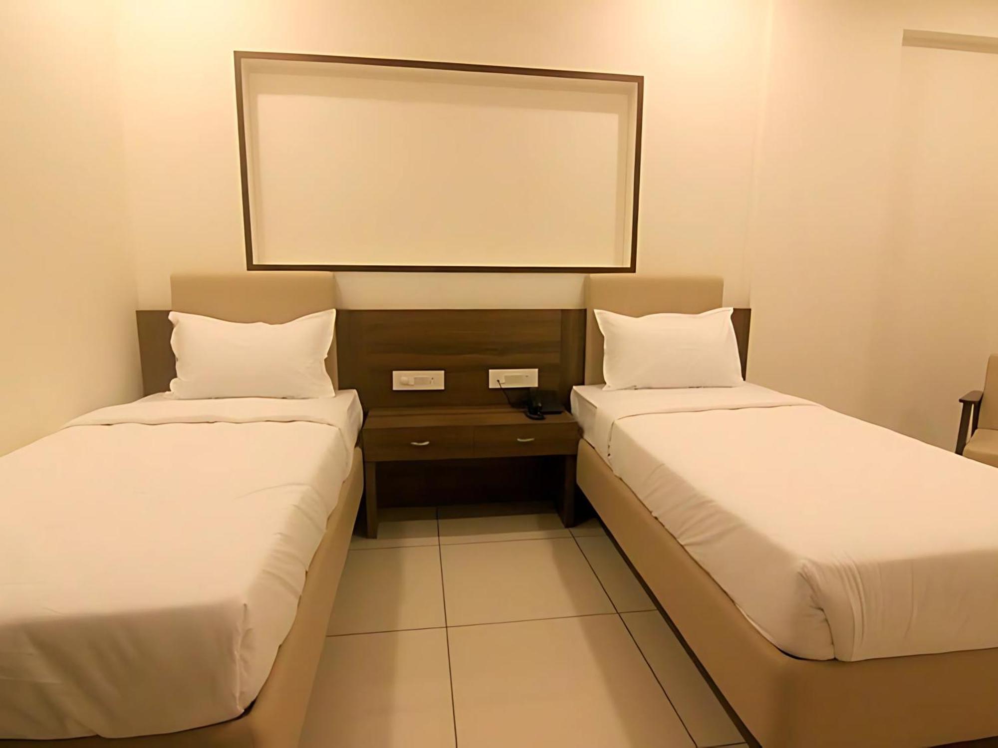 Srijan Inn Abu Road Ngoại thất bức ảnh